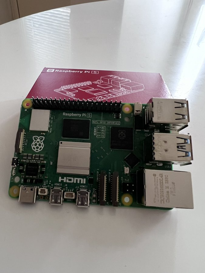 Raspberry Pi 5 Review - Board & Box