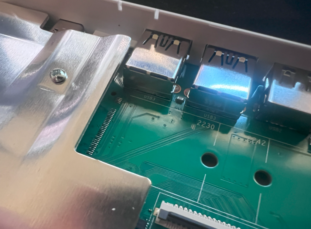 Raspberry Pi 500 Review: A Pi 5 in a Keyboard? - bret.dk