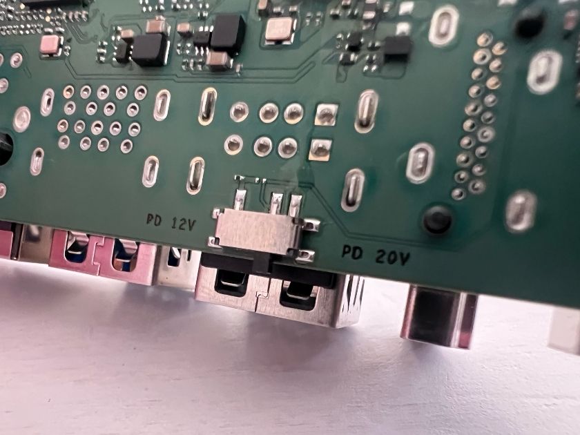 Radxa Dragon Q8B underside showing the USB PD switch for either 12V or 20V input